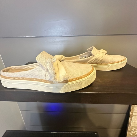 Toms Women's Cream Canvas Knotted Mules - Picture 3 of 8